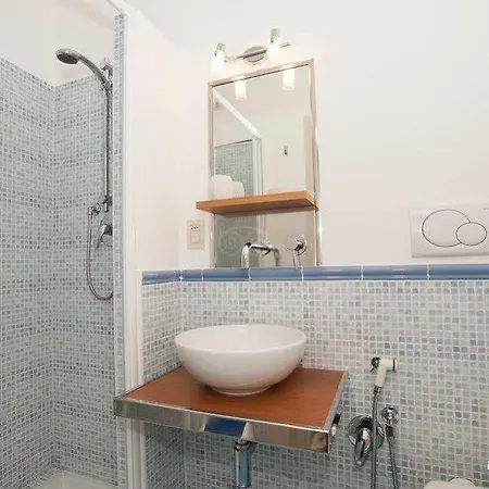 Al Centro Di Řím