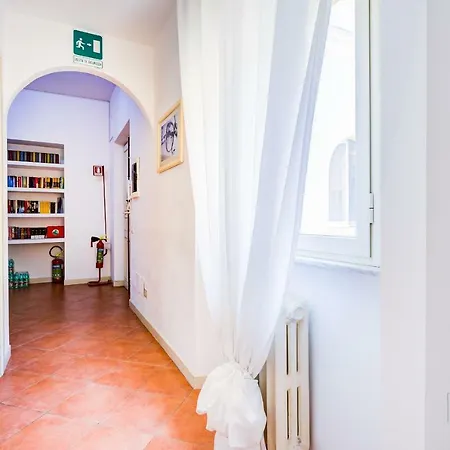 Al Centro Di רומא